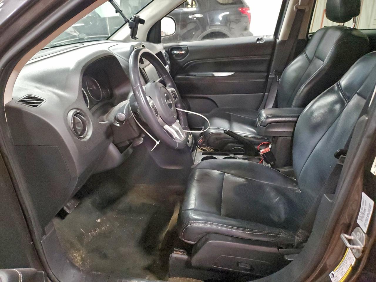 Jeep Compass Latitude Image 2