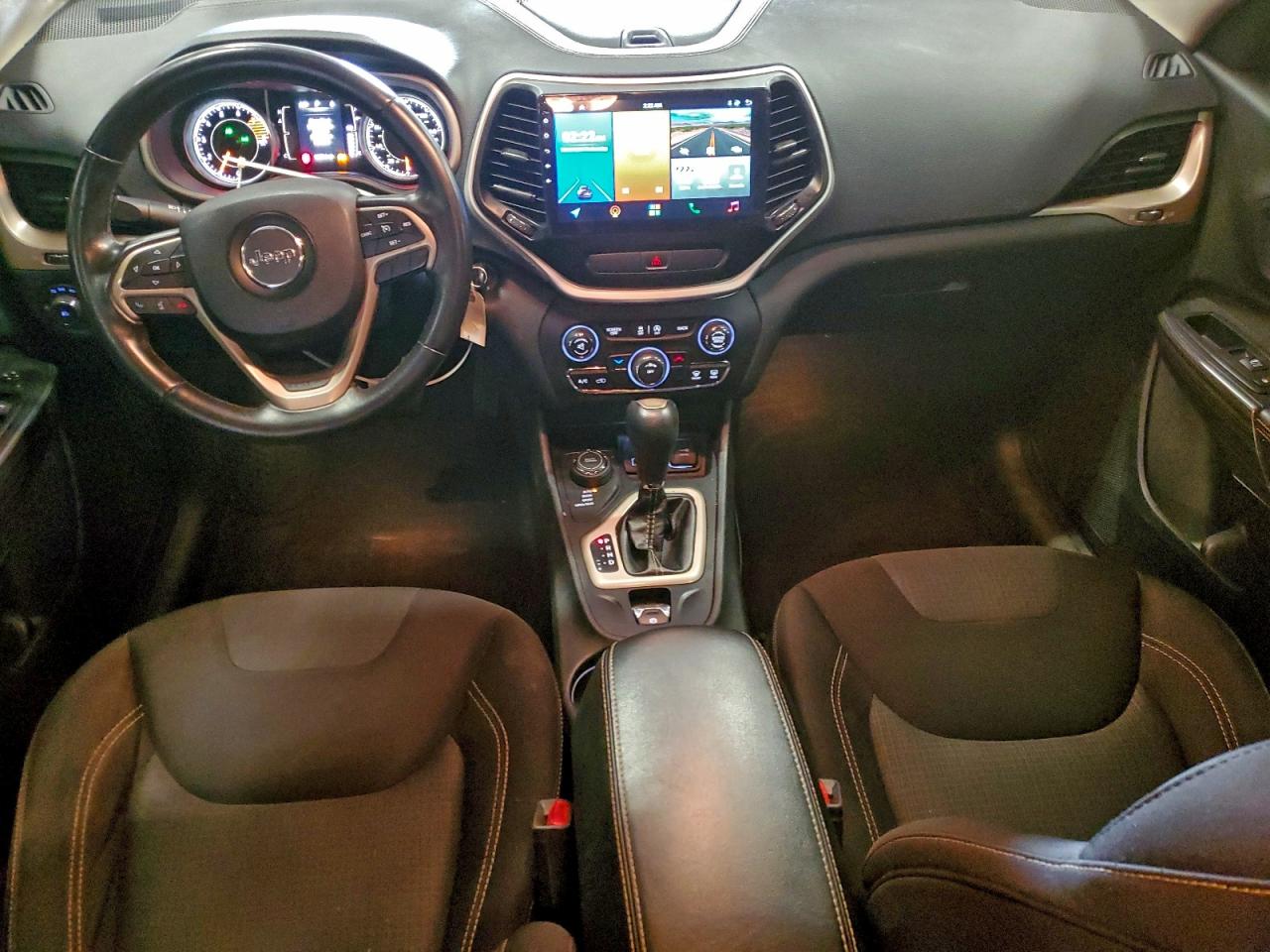 Jeep Grand Cherokee Latitude Image 13