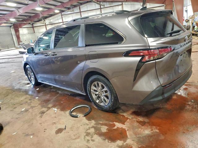 Toyota Sienna Le Image 12