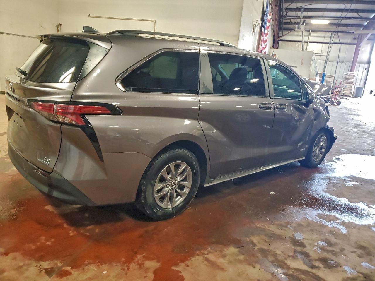 Toyota Sienna Le Image 4