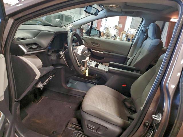 Toyota Sienna Le Image 10