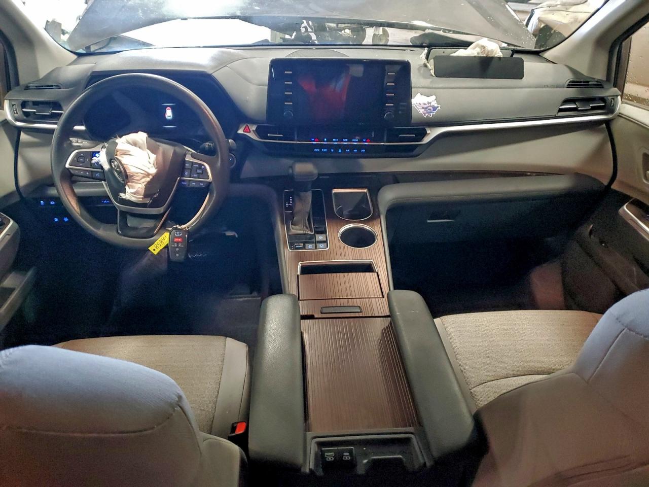 Toyota Sienna Le Image 11